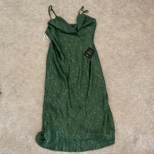 Lulu’s sage green jacquard midi dress